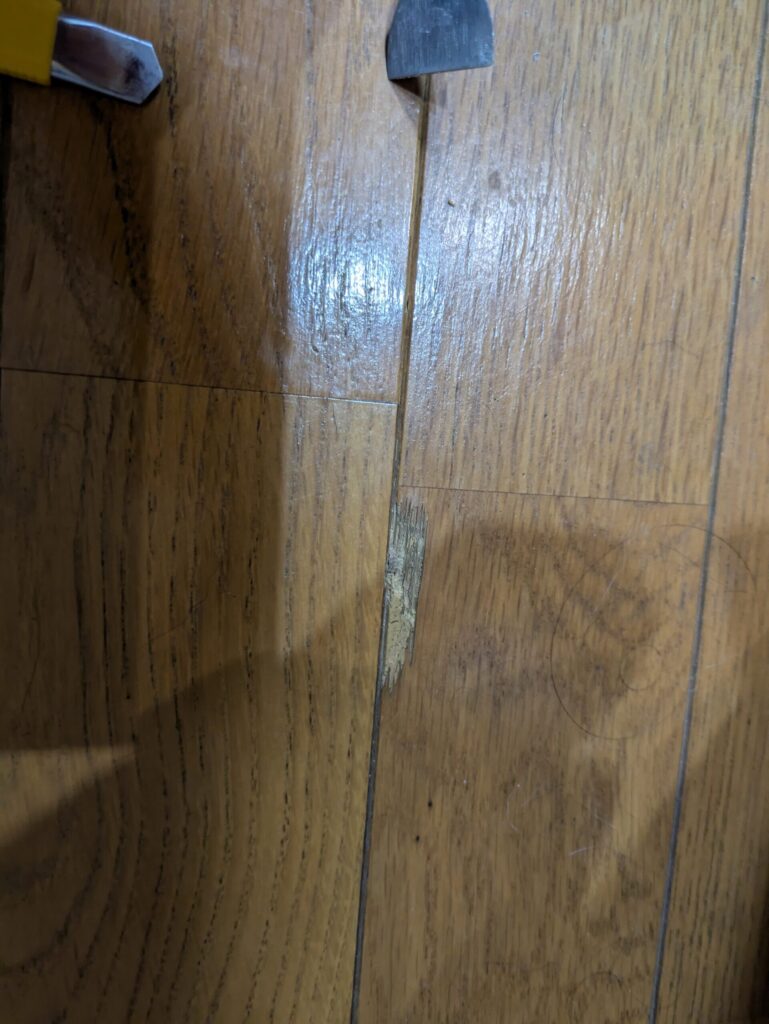 フローリング補修前1　突板
